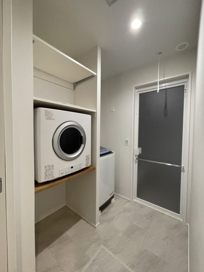 86F6AC2C-2463-4F17-AC60-DFBB745B9C5E