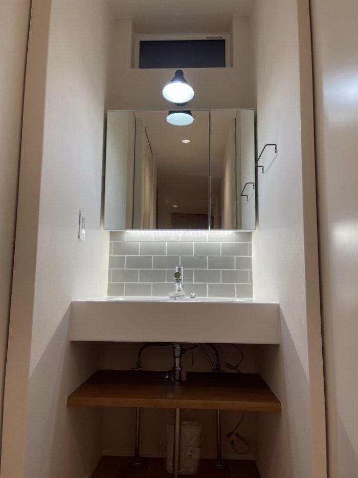 D6C475F0-728F-499E-8C7F-74189773AD2F